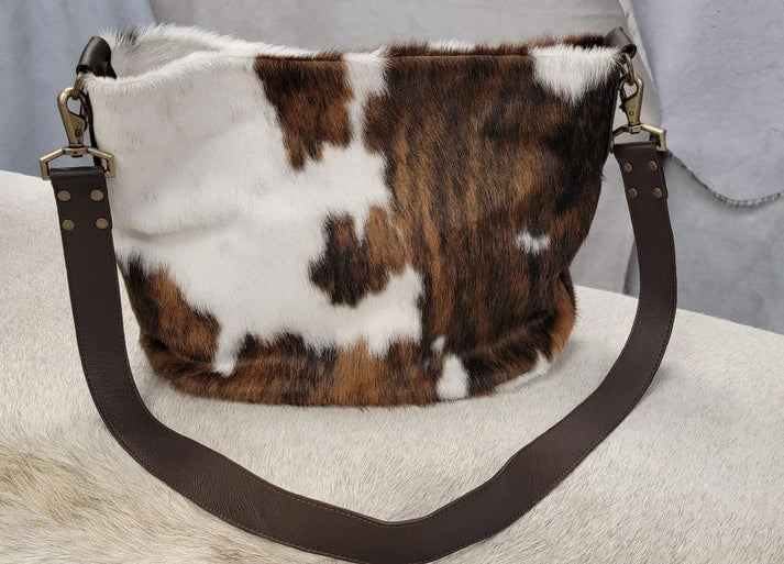 What Sets Cowhide Tote Bags Apart? – Texascowhidegallery.com
