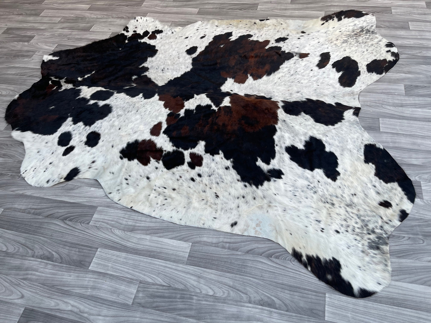 Cowhide Rug v39
