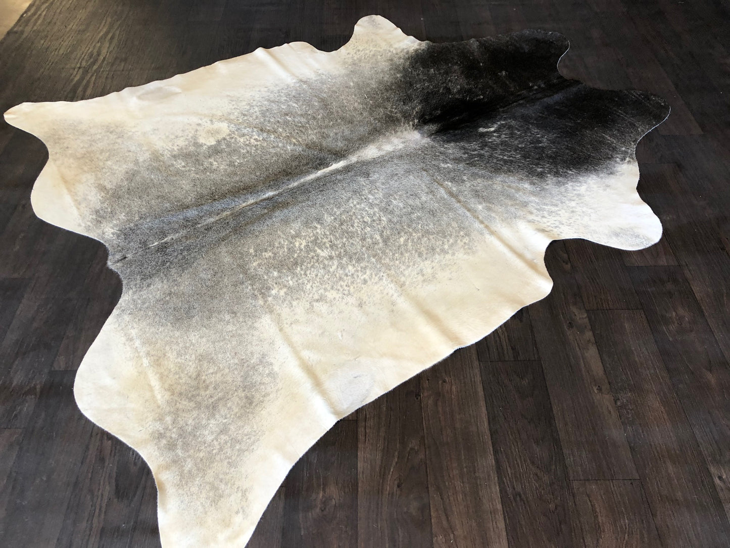 Cowhide Rug v111