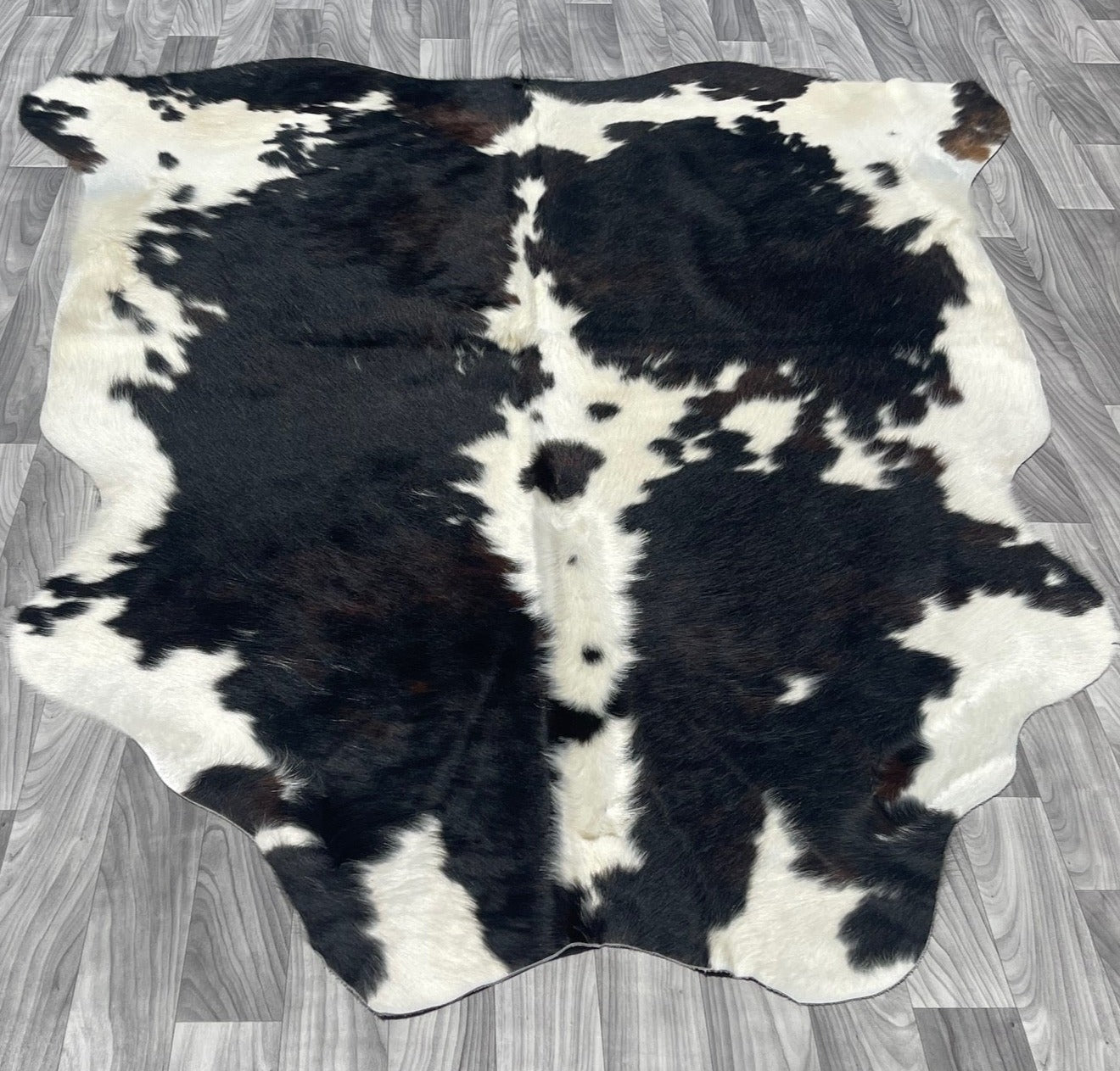Cowhide Rug Black Tricolor v182