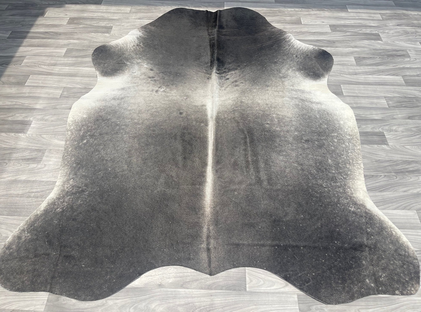 Cowhide Rug v197 Brahman gray dark
