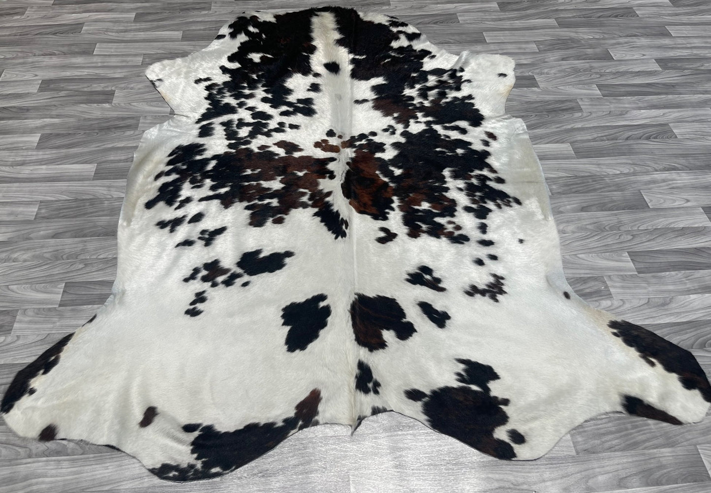 White Tricolor Cowhide Rug v183