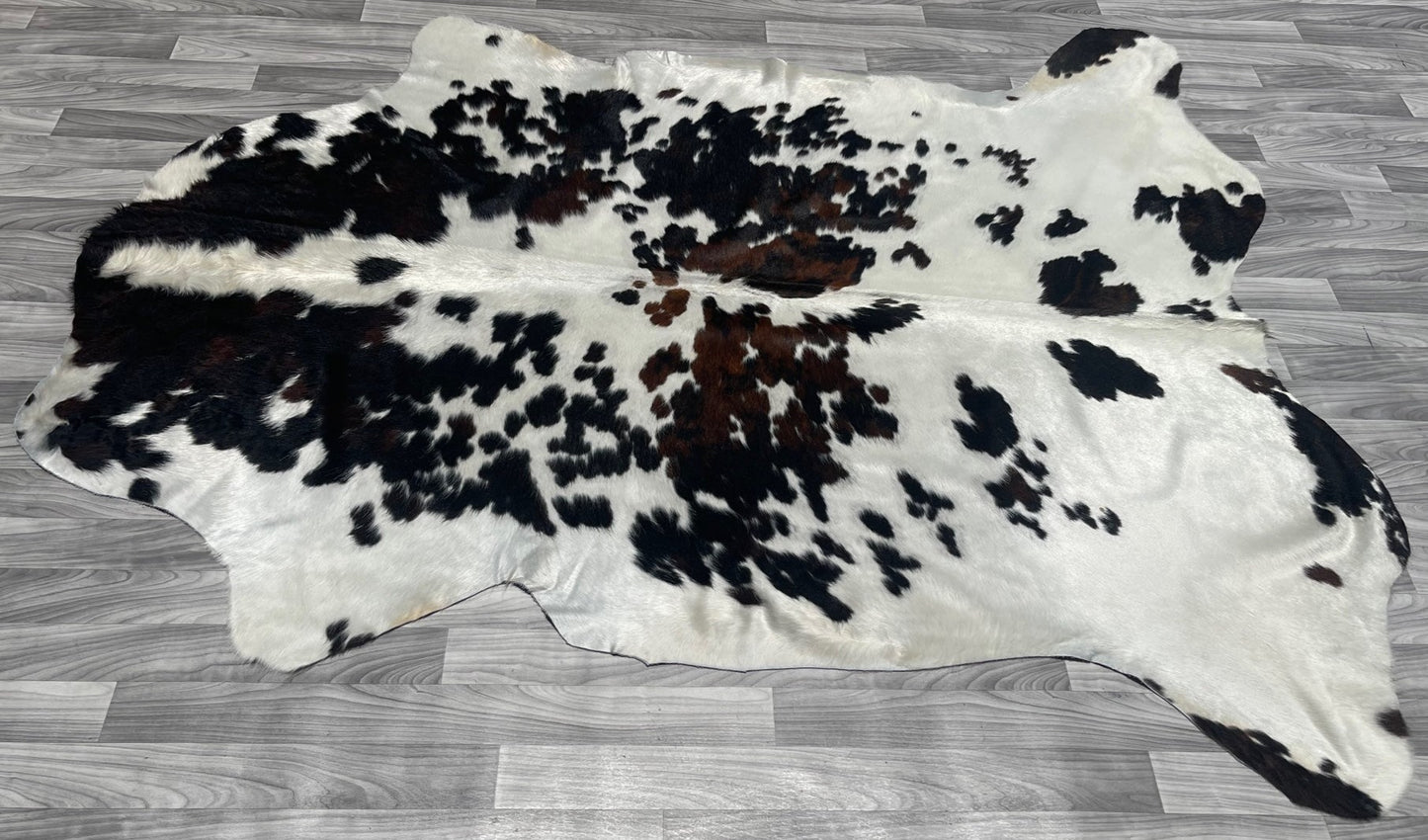 White Tricolor Cowhide Rug v183