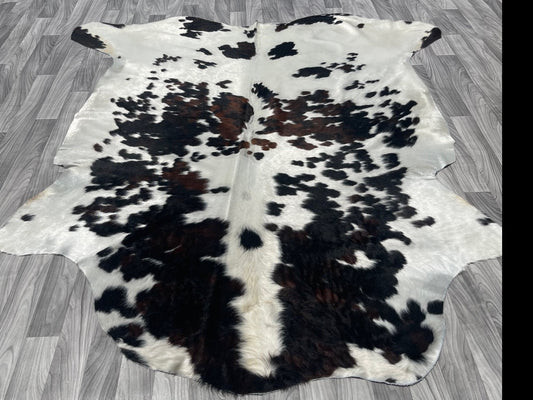 White Tricolor Cowhide Rug v183